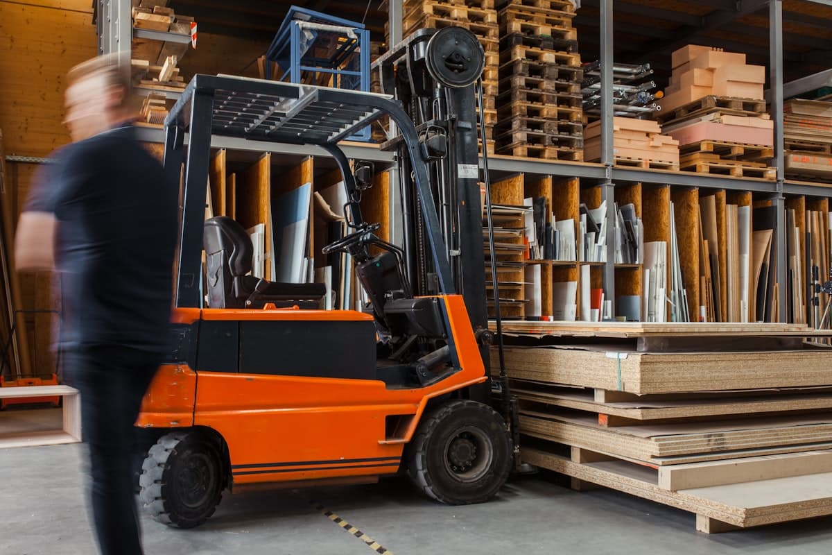 Logistics that never sleep.